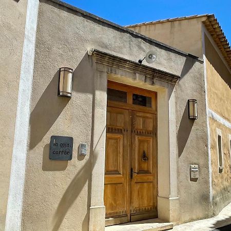 リュストレル La Cour Carree Bed & Breakfast エクステリア 写真