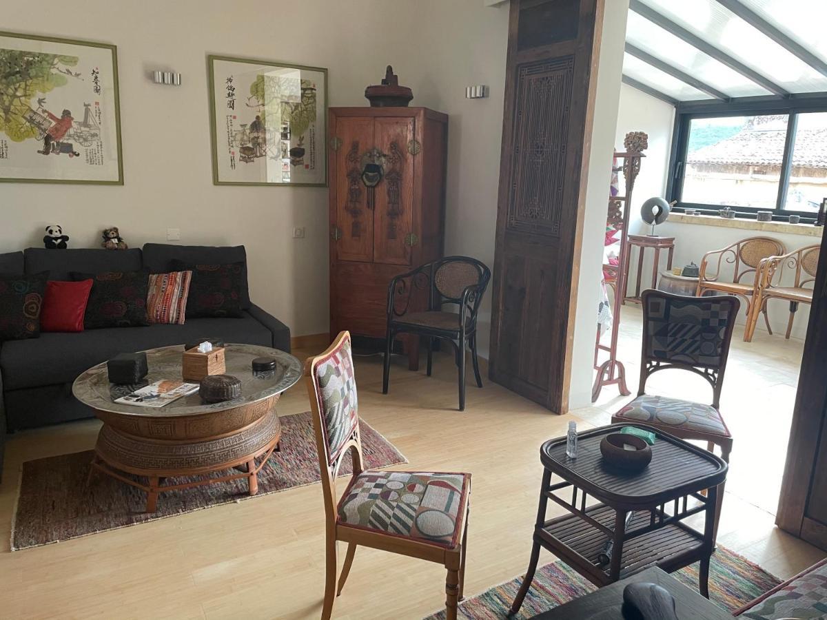 リュストレル La Cour Carree Bed & Breakfast エクステリア 写真