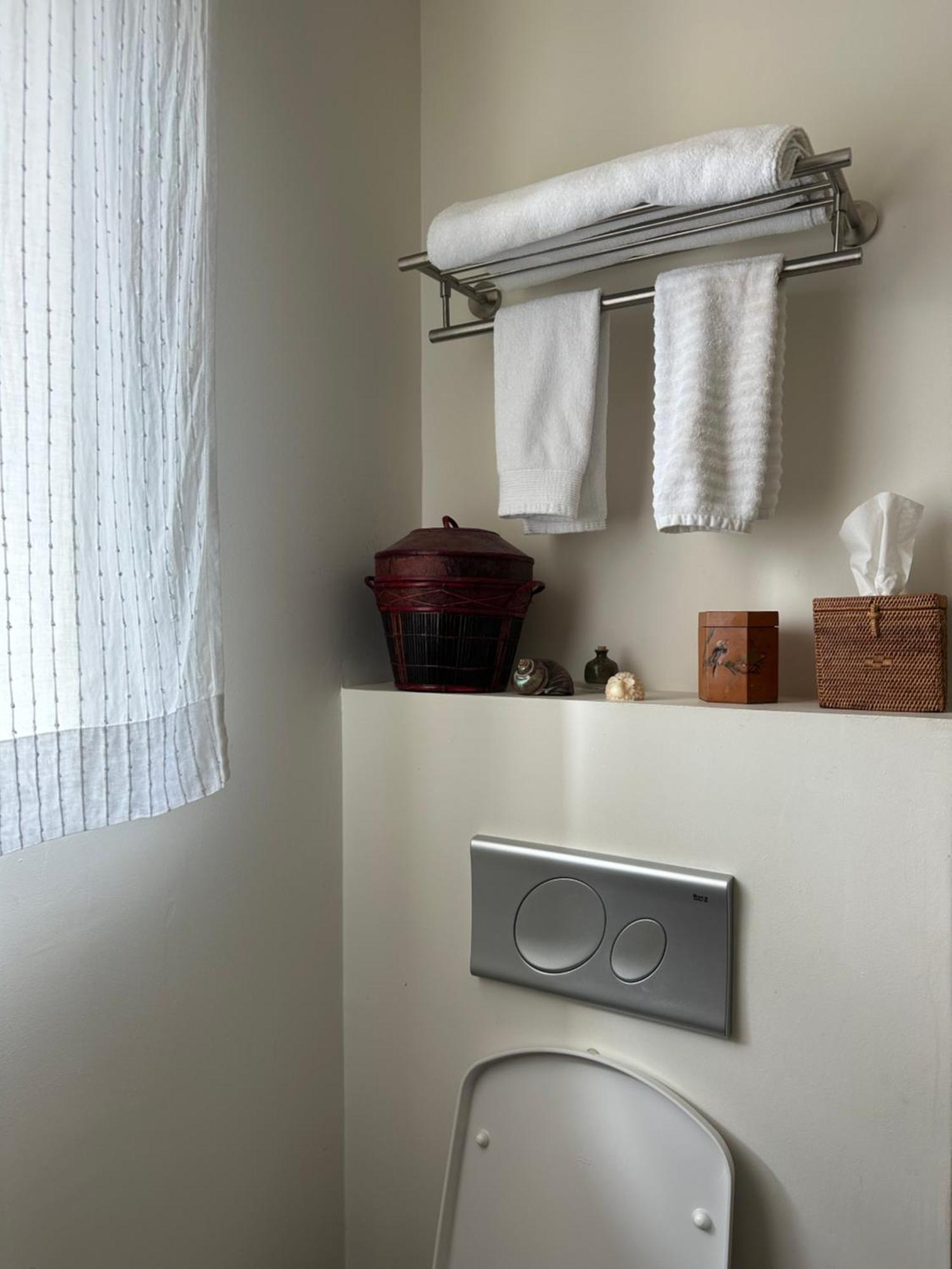 リュストレル La Cour Carree Bed & Breakfast エクステリア 写真