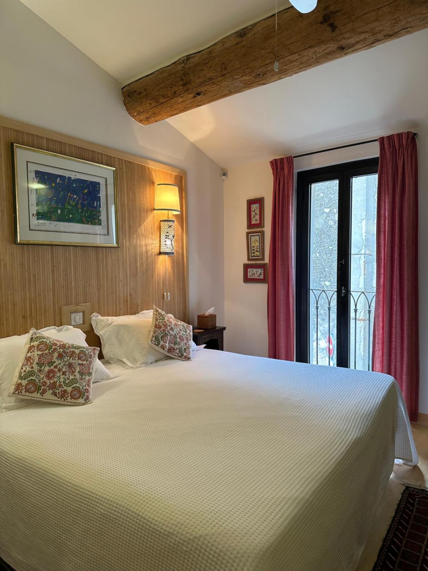 リュストレル La Cour Carree Bed & Breakfast エクステリア 写真