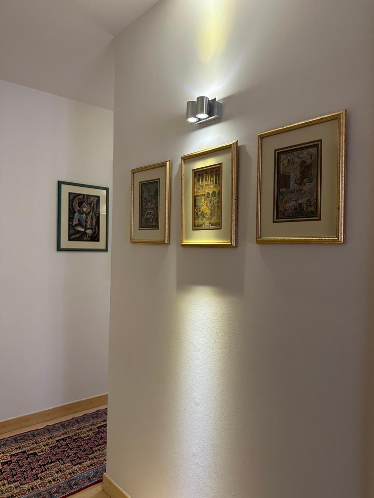 リュストレル La Cour Carree Bed & Breakfast エクステリア 写真