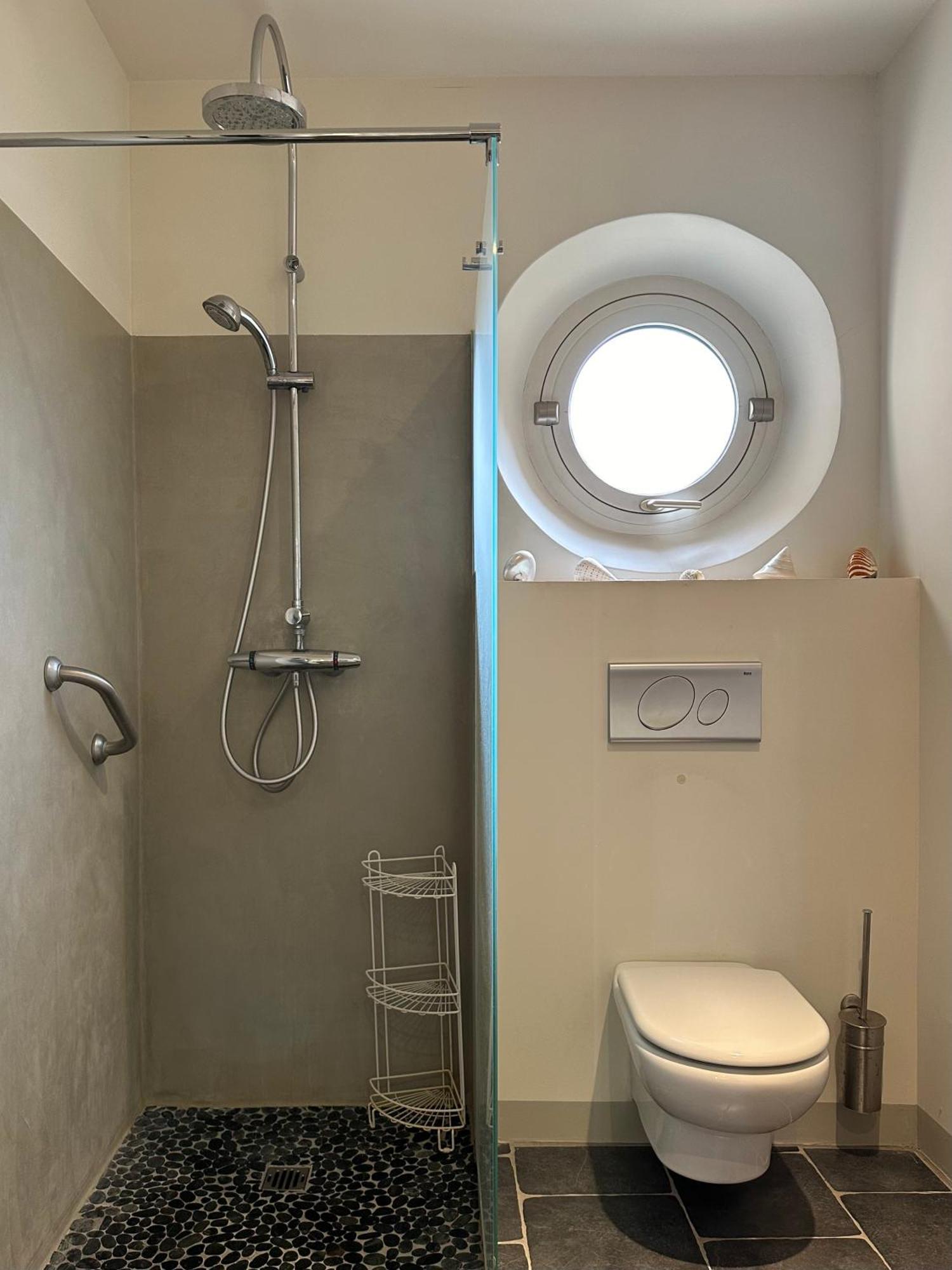 リュストレル La Cour Carree Bed & Breakfast エクステリア 写真