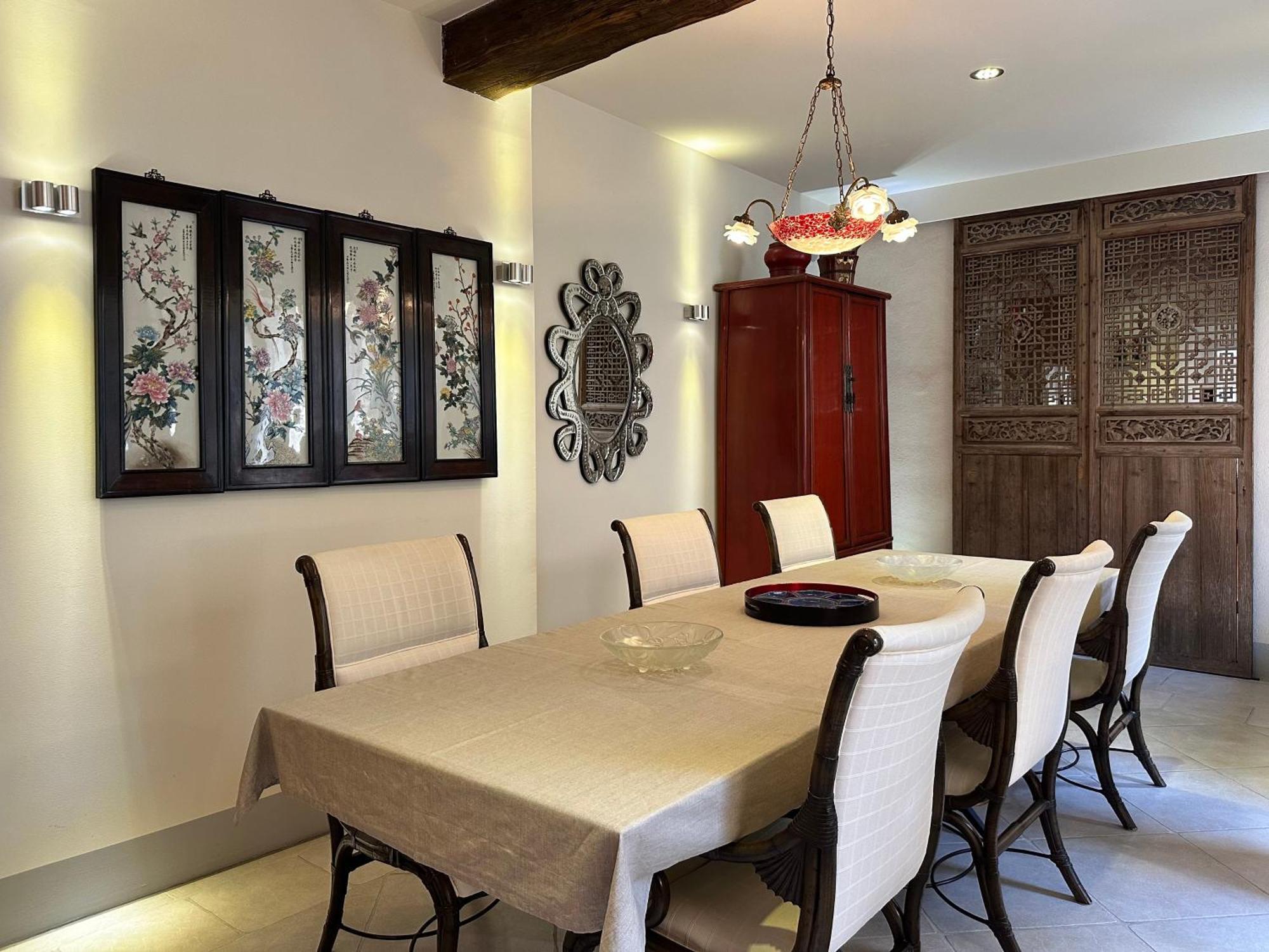 リュストレル La Cour Carree Bed & Breakfast エクステリア 写真