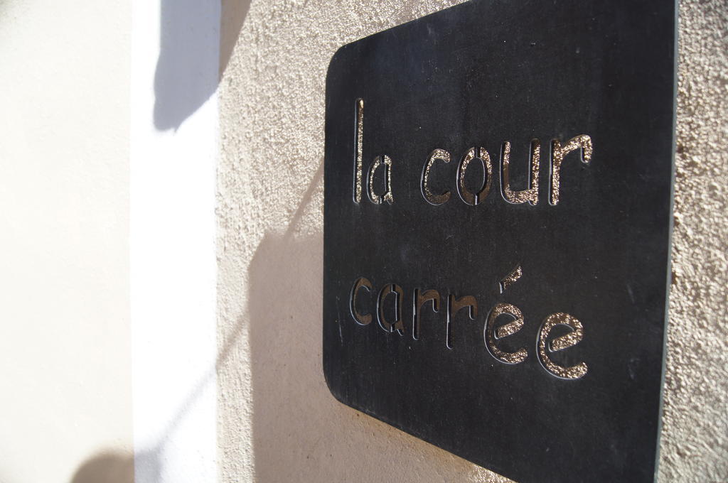 リュストレル La Cour Carree Bed & Breakfast エクステリア 写真